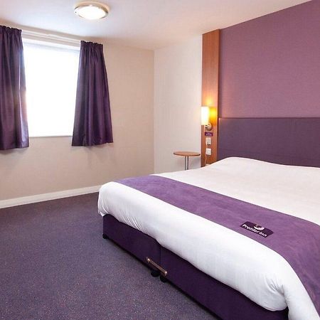 Premier Inn Lymington Extérieur photo