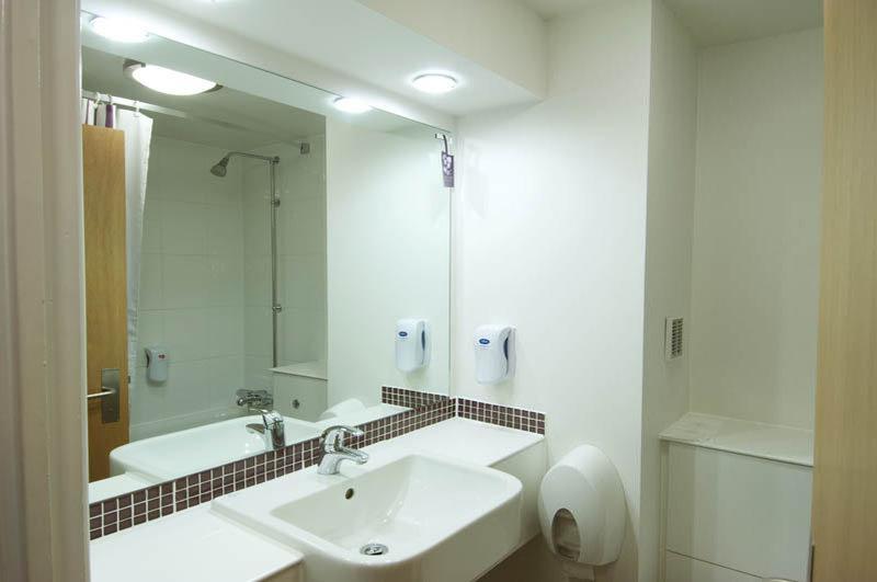 Premier Inn Lymington Extérieur photo