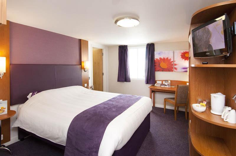 Premier Inn Lymington Extérieur photo